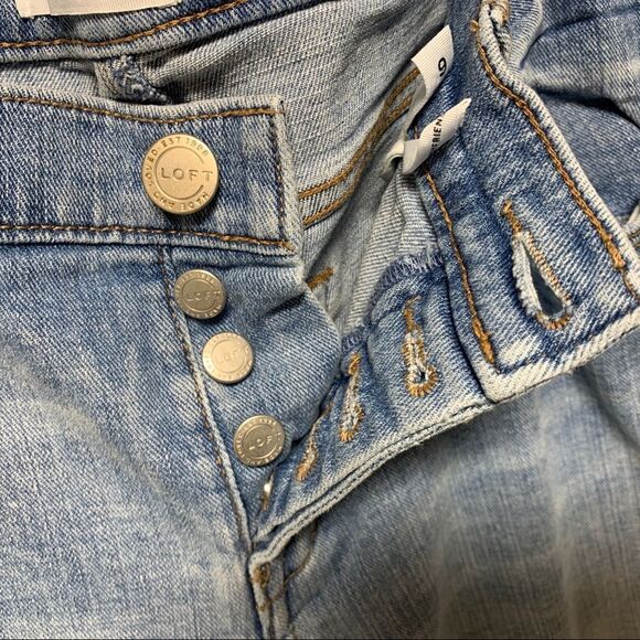 Ann Taylor Loft Boyfriend Light Wash Button Fly Jeans sz 10 - Picture 10 of 13